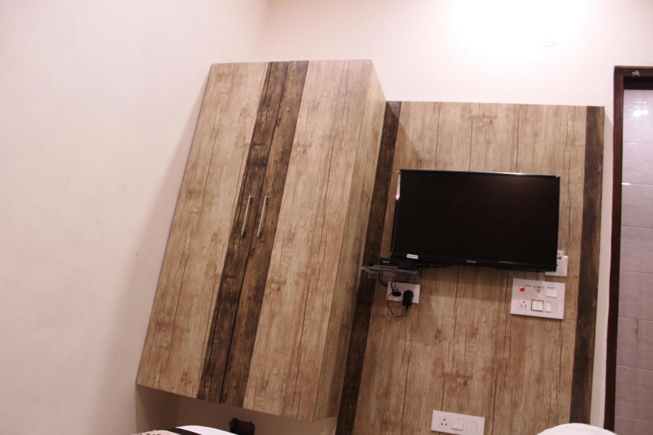 Shree Krishna Hotels Amritsar Eksteriør billede