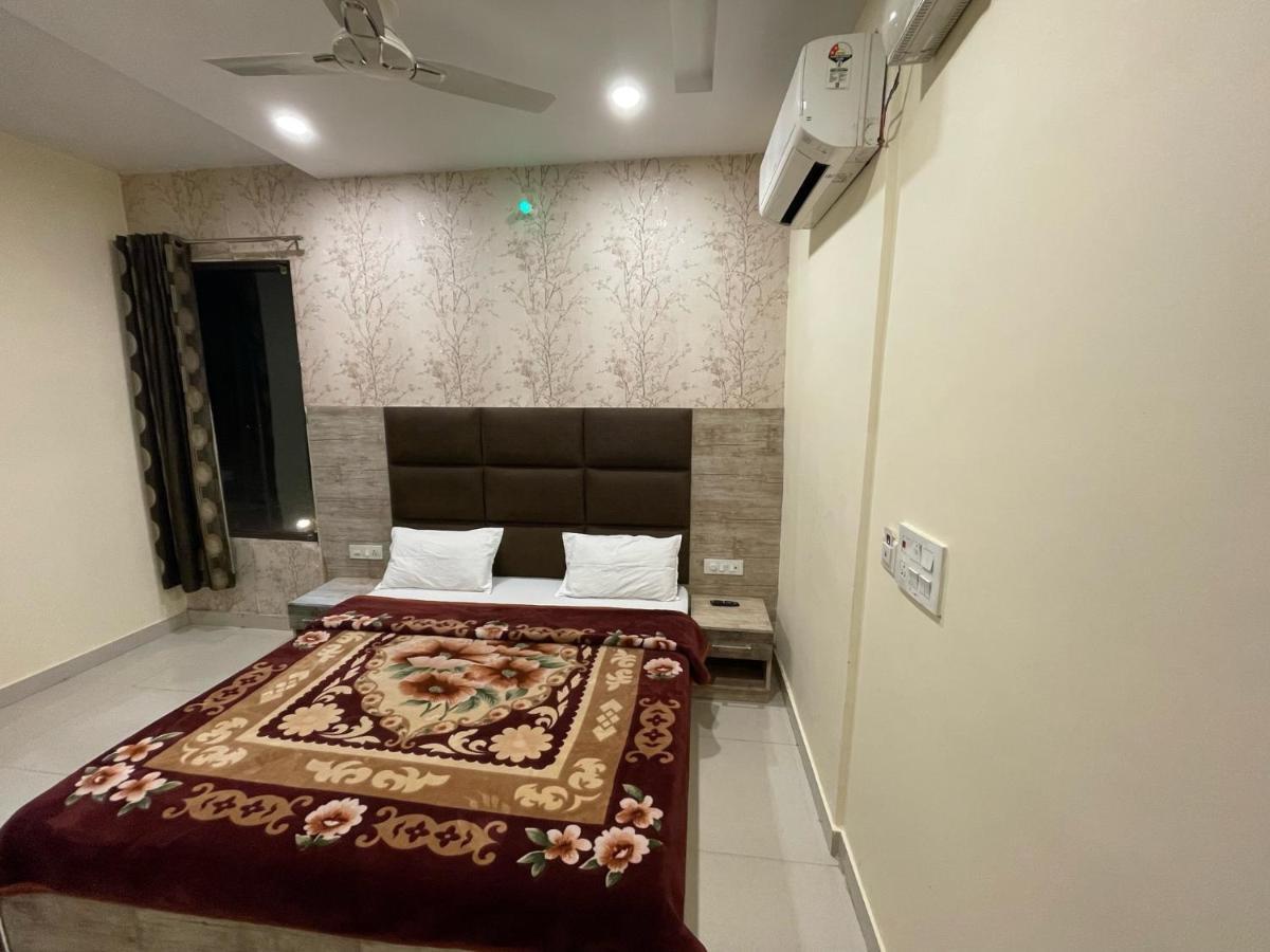 Shree Krishna Hotels Amritsar Eksteriør billede